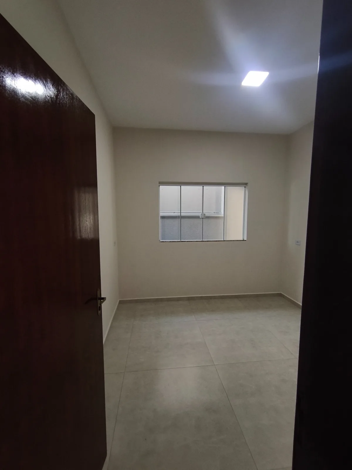 CASA NOVA COM 2 QUARTOS 
