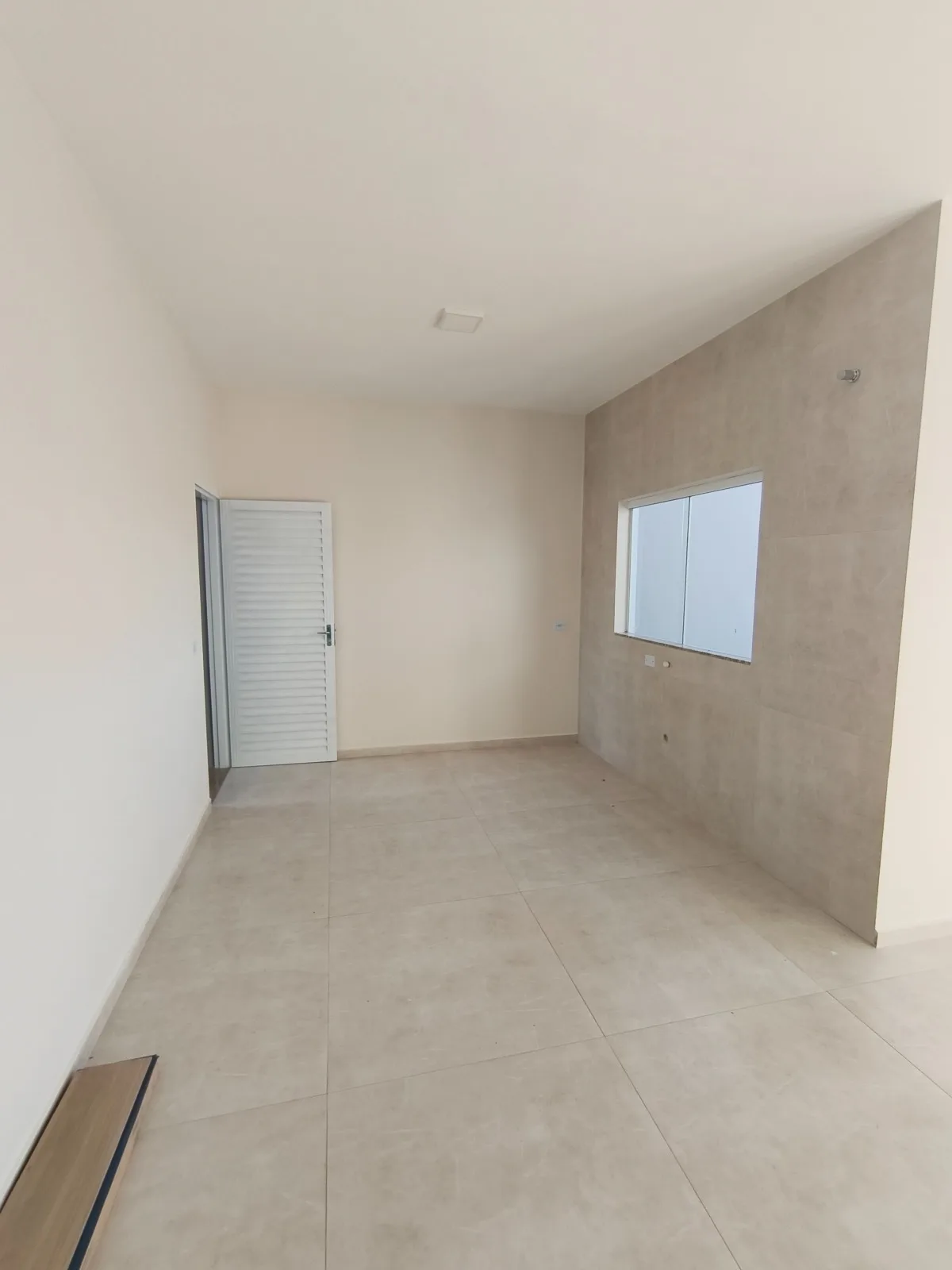 CASA NOVA COM 2 QUARTOS 