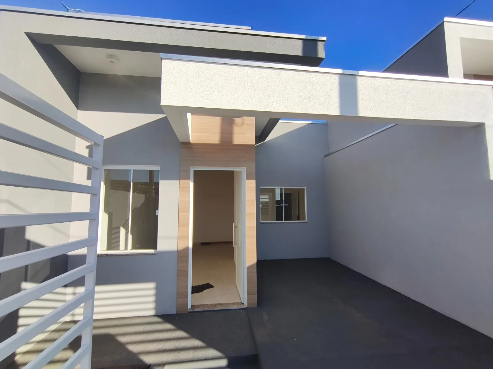 CASA NOVA COM 2 QUARTOS 