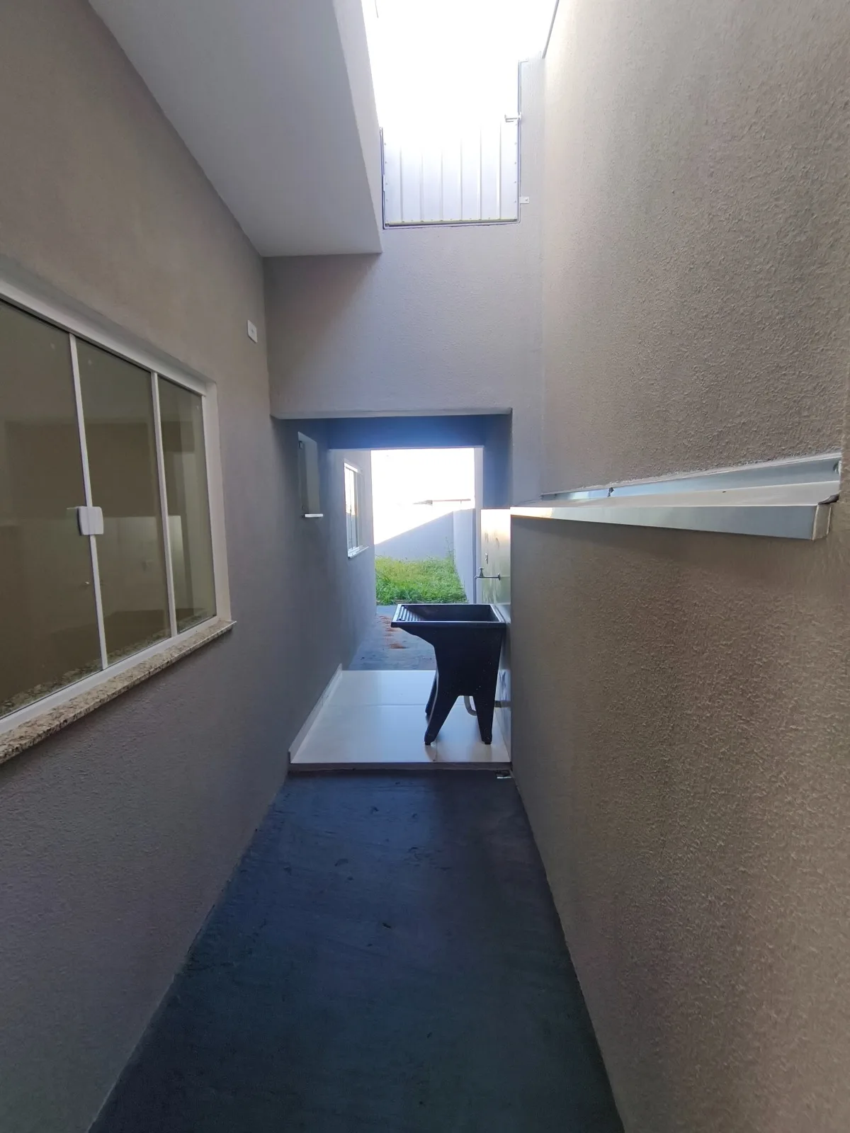 CASA NOVA COM 2 QUARTOS 