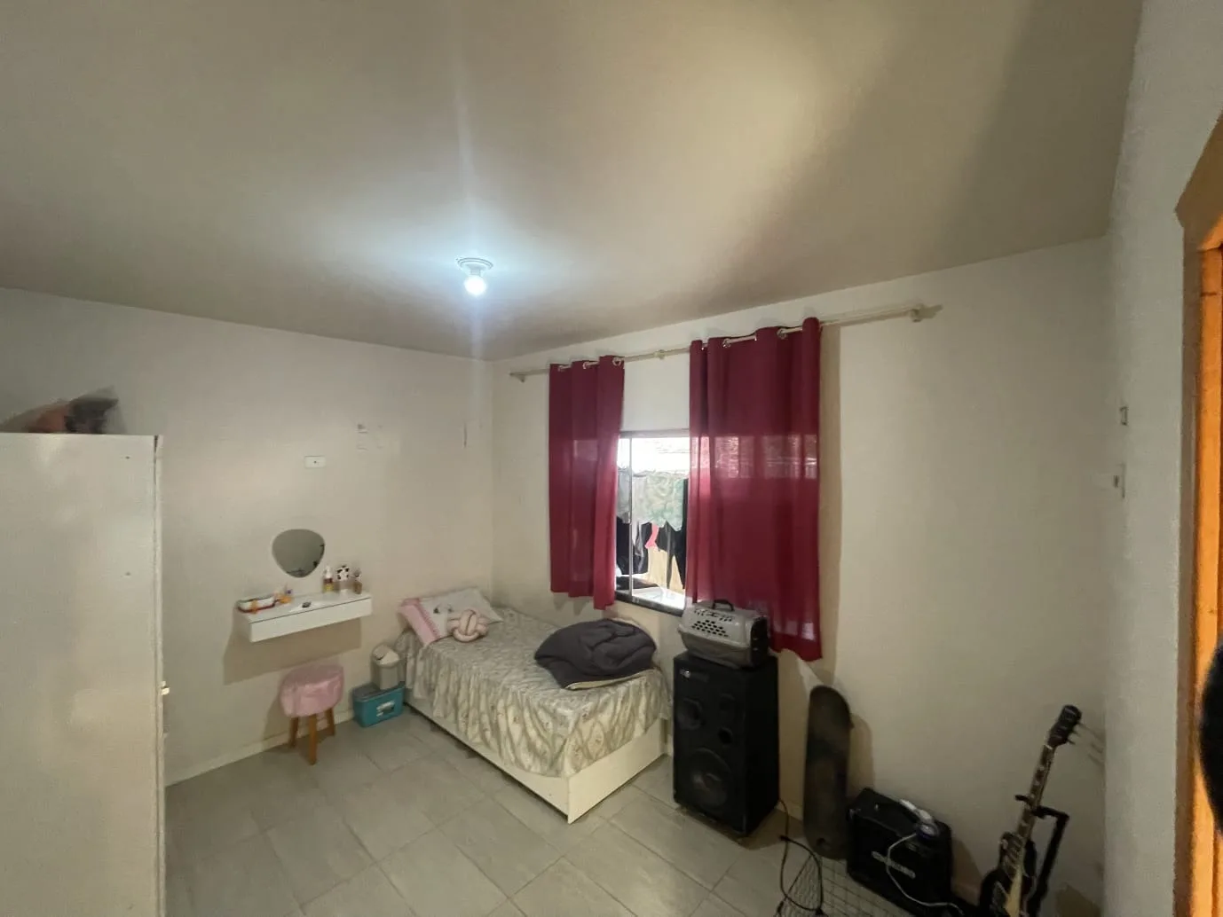 CASA COM TERRENO GRANDE A VENDA EM JABOTI-PR