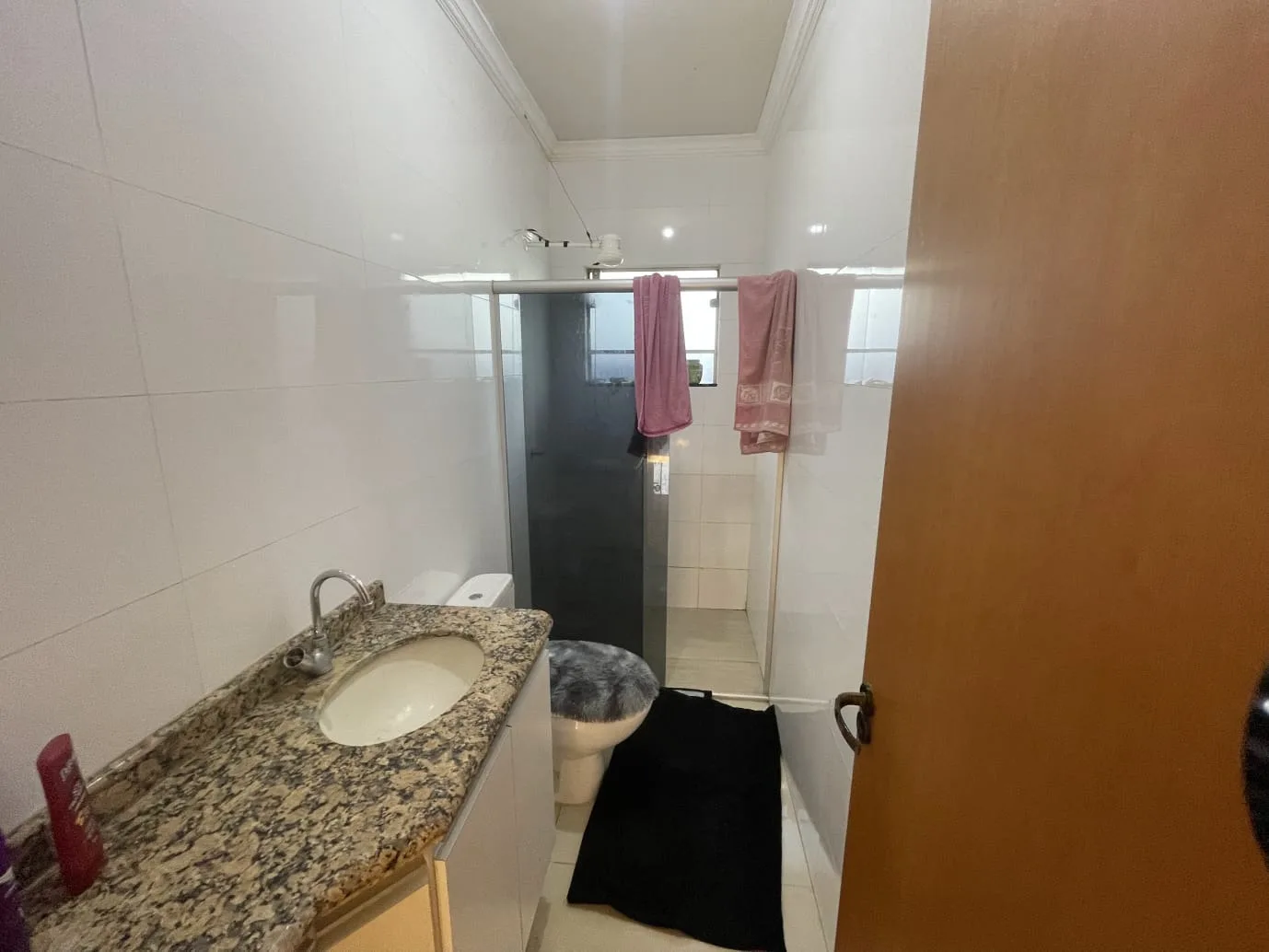 CASA COM TERRENO GRANDE A VENDA EM JABOTI-PR