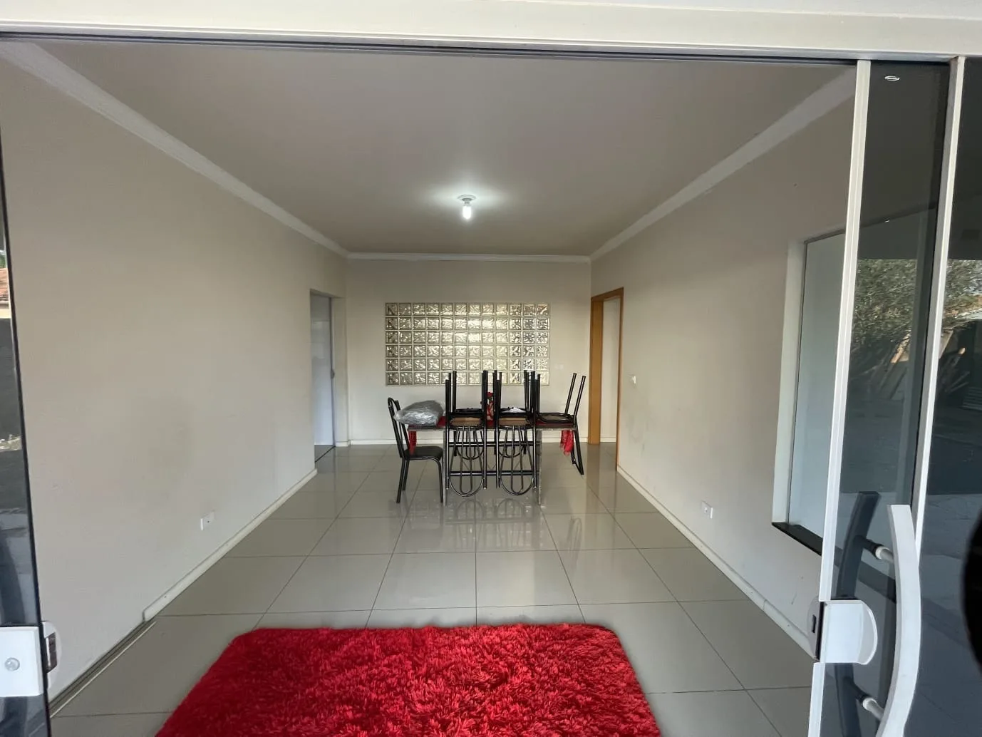 CASA COM TERRENO GRANDE A VENDA EM JABOTI-PR