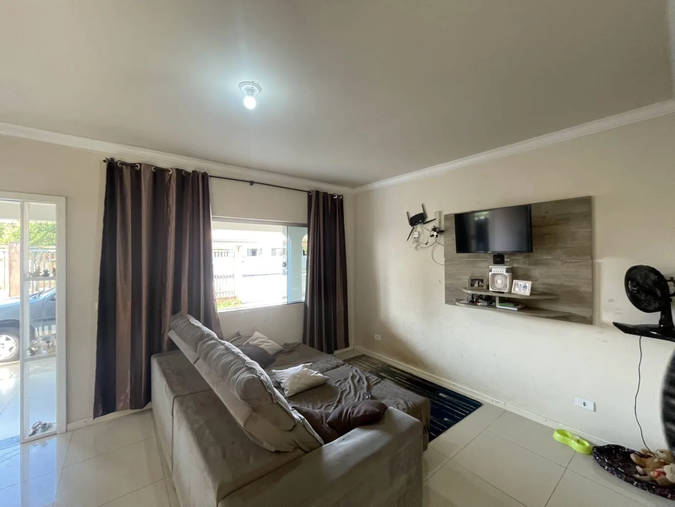 CASA COM TERRENO GRANDE A VENDA EM JABOTI-PR