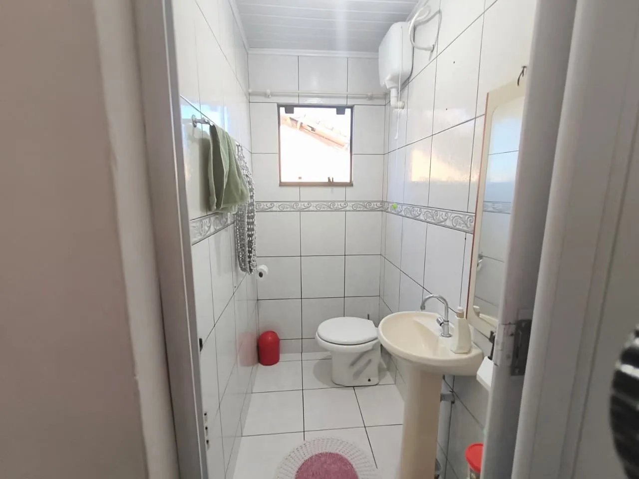 CASA A VENDA NO CENTRO DE JABOTI-PR!