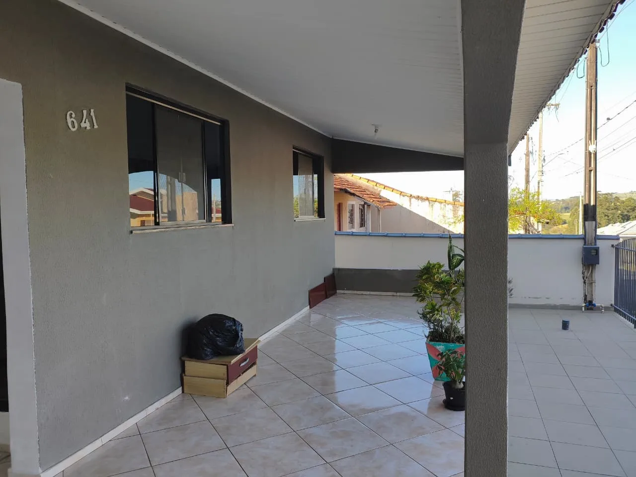 CASA A VENDA NO CENTRO DE JABOTI-PR!
