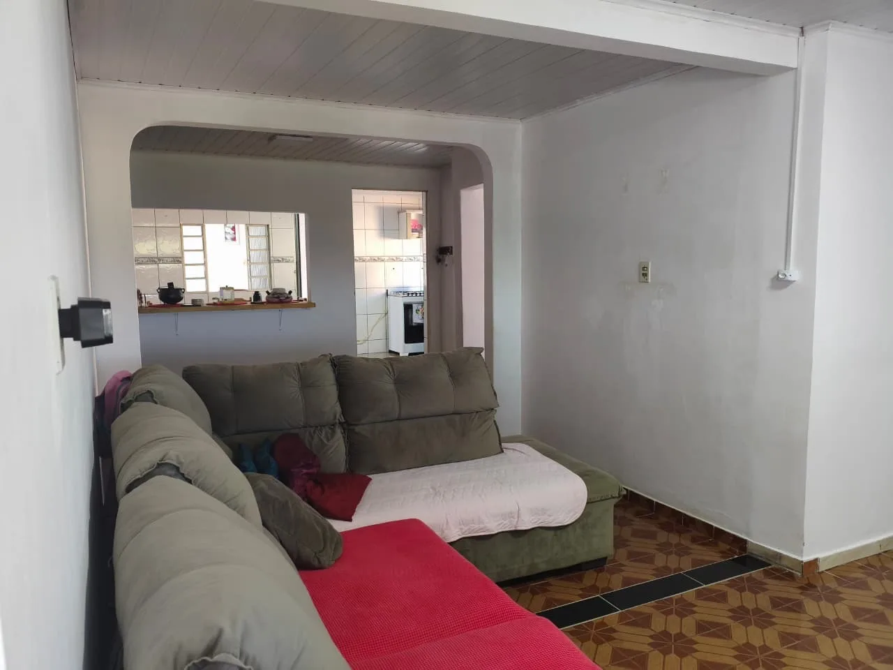 CASA A VENDA NO CENTRO DE JABOTI-PR!
