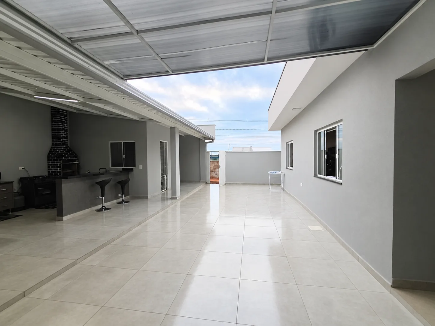 EXCELENTE CASA DE LAJE A VENDA EM JABOTI-PR!