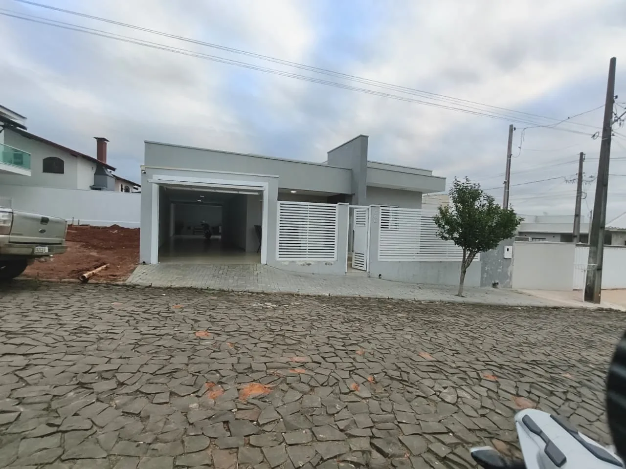 EXCELENTE CASA DE LAJE A VENDA EM JABOTI-PR!