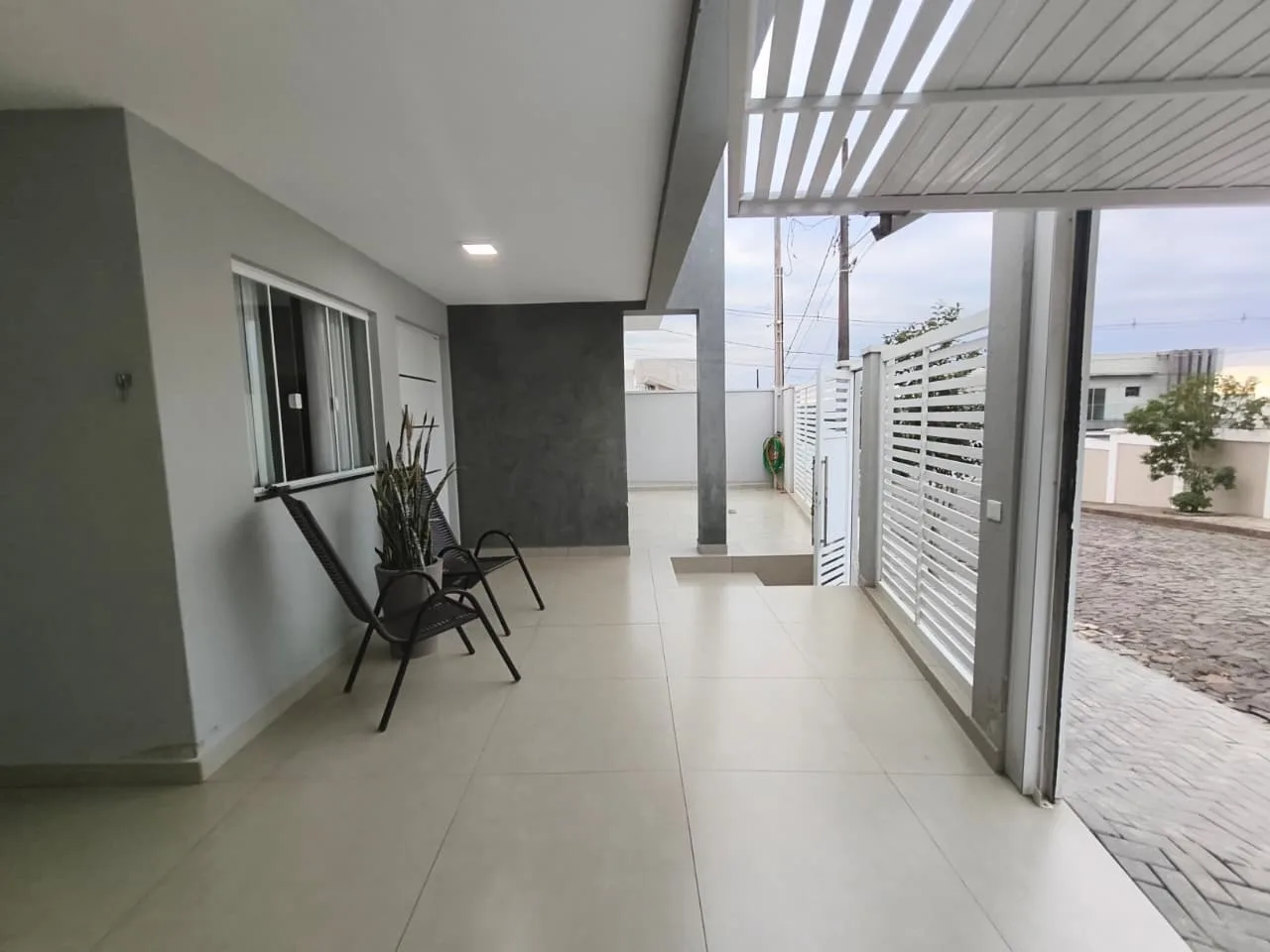 EXCELENTE CASA DE LAJE A VENDA EM JABOTI-PR!