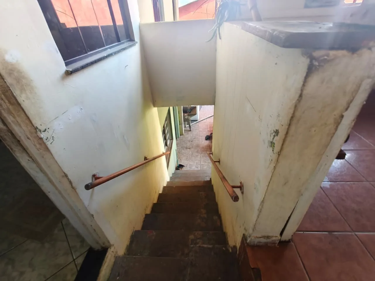 CASA À VENDA EM JABOTI/PR | VILA LUIZÃO | 3 QUARTOS | EDÍCULA | PORÃO AMPLO