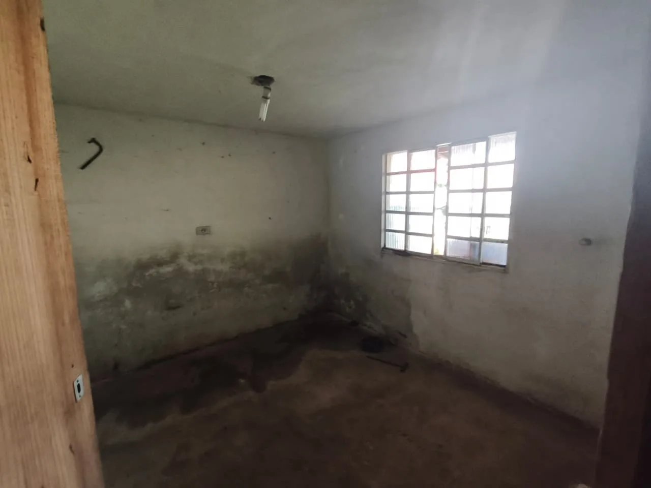 CASA À VENDA EM JABOTI/PR | VILA LUIZÃO | 3 QUARTOS | EDÍCULA | PORÃO AMPLO