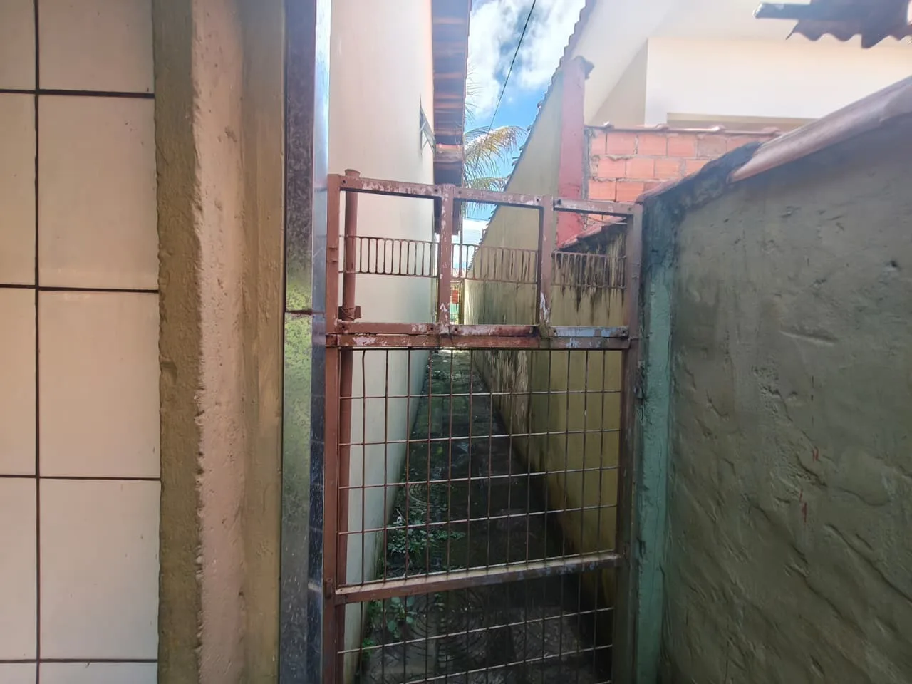 CASA À VENDA EM JABOTI/PR | VILA LUIZÃO | 3 QUARTOS | EDÍCULA | PORÃO AMPLO